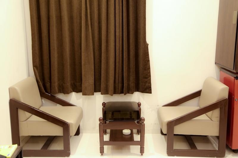 Golden Plaza Hotell Ahmedabad Rum bild