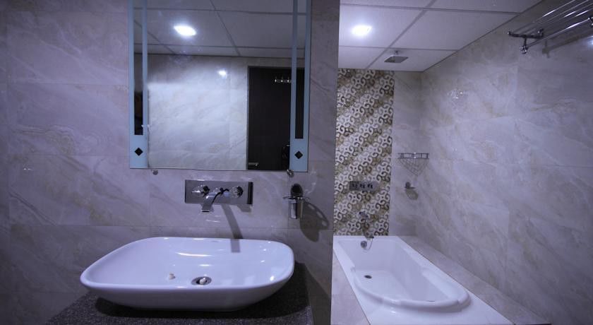 Golden Plaza Hotell Ahmedabad Exteriör bild