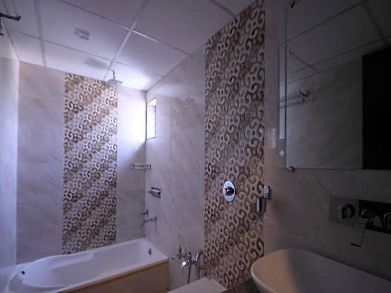 Golden Plaza Hotell Ahmedabad Exteriör bild