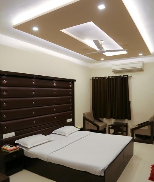 Golden Plaza Hotell Ahmedabad Exteriör bild